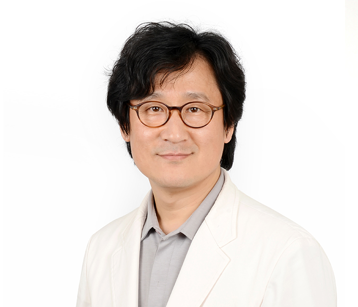 유방ㆍ갑상선 암센터 박용래 교수, 국내 최초 내시경 이용한 유방암 수술 성공! 관련사진